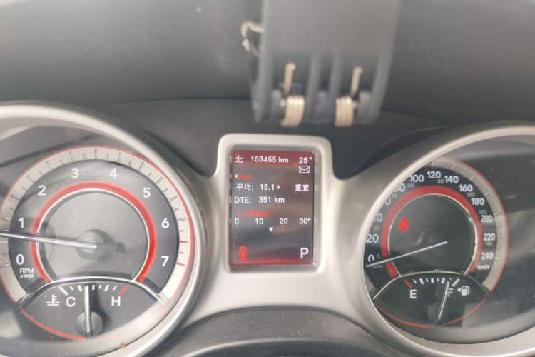 Used Dodge Journey 2013 2.4L Two-Wheel Drive Luxury Version Odometer Close Up