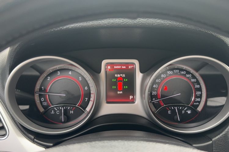 Used Dodge Journey 2013 2.4L Two-Wheel Drive Luxury Version Odometer Close Up