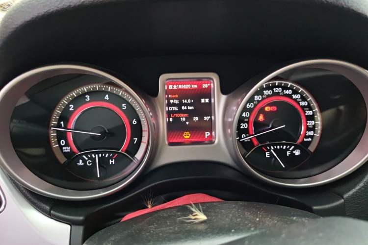 Used Dodge Journey 2013 2.4L Two-Wheel Drive Luxury Version Odometer Close Up