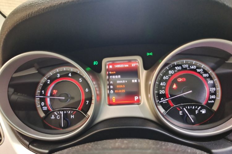 Used Dodge Journey 2013 2.4L Two-Wheel Drive Luxury Version Odometer Close Up