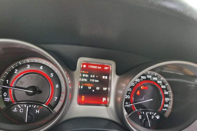 Used Dodge Journey 2013 2.4L Two-Wheel Drive Luxury Version Odometer Close Up
