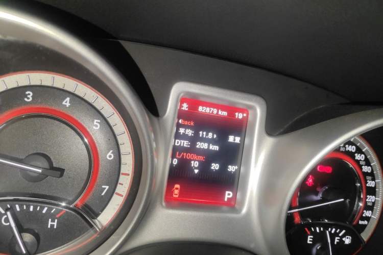Used Dodge Journey 2013 2.4L Two-Wheel Drive Luxury Version Odometer Close Up