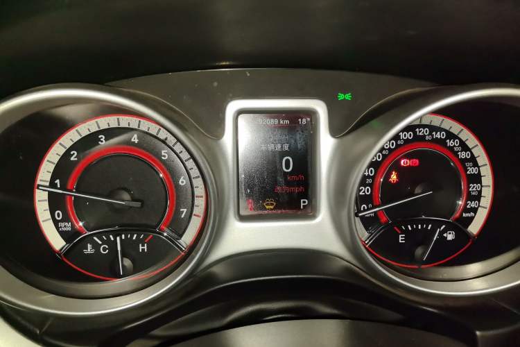 Used Dodge Journey 2013 3.6L Four-Wheel Drive Flagship Edition Odometer Close Up