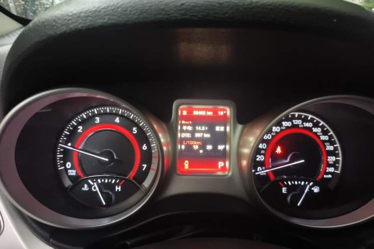 Used Dodge Journey 2013 2.4L Two-Wheel Drive Luxury Version Odometer Close Up