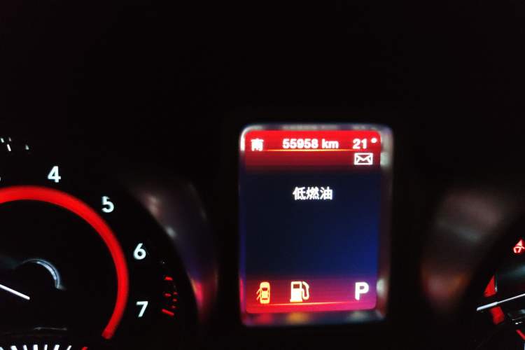 Used Dodge Journey 2013 2.4L Two-Wheel Drive Luxury Version Odometer Close Up
