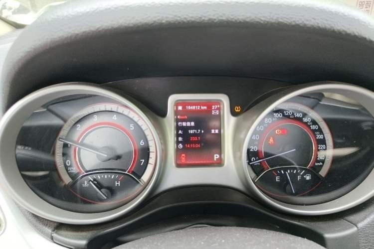 Used Dodge Journey 2013 2.4L Two-Wheel Drive Luxury Version Odometer Close Up
