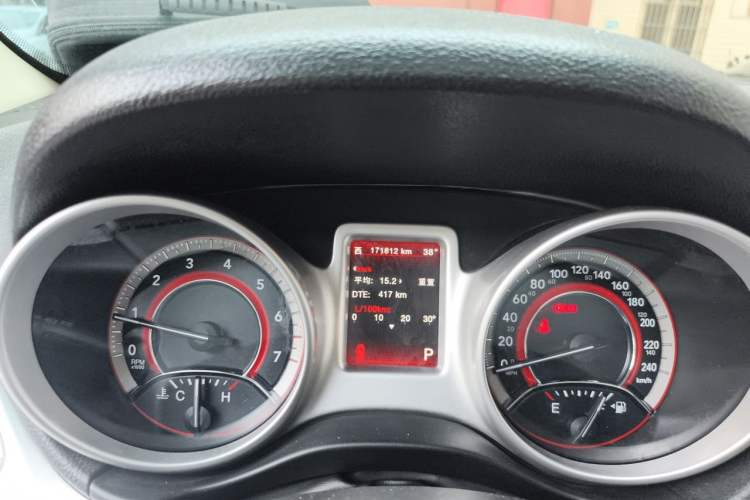 Used Dodge Journey 2013 3.6L Four-Wheel Drive Flagship Edition Odometer Close Up