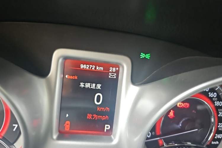 Used Dodge Journey 2013 2.4L Two-Wheel Drive Luxury Version Odometer Close Up