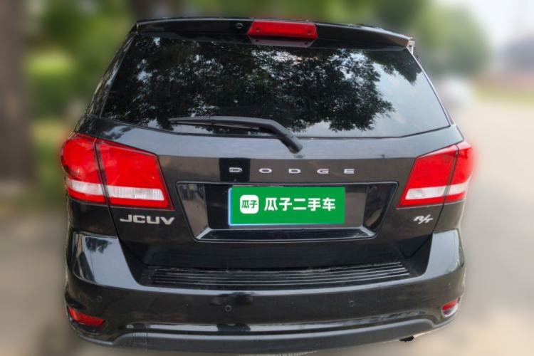 Used Dodge Journey 2013 2.4L Two-Wheel Drive Luxury Version Rear