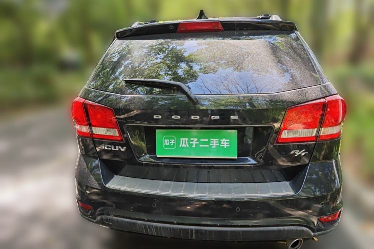 Used Dodge Journey 2013 2.4L Two-Wheel Drive Luxury Version Rear