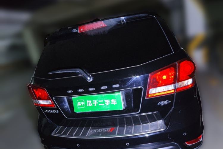 Used Dodge Journey 2013 2.4L Two-Wheel Drive Luxury Version Rear