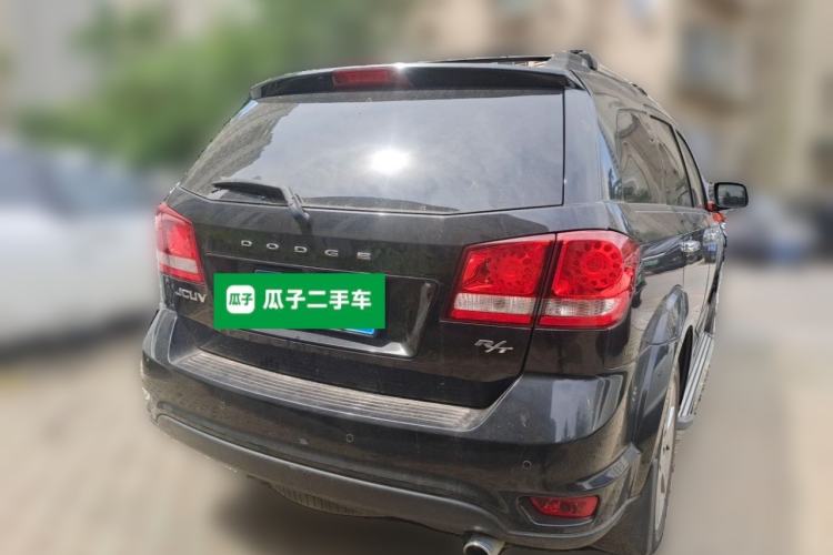 Used Dodge Journey 2013 2.4L Two-Wheel Drive Luxury Version Rear