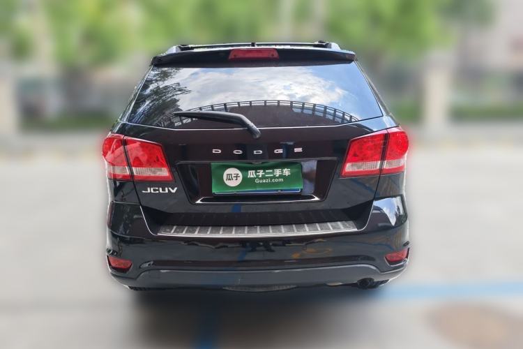 Used Dodge Journey 2013 2.4L Two-Wheel Drive Luxury Version Rear