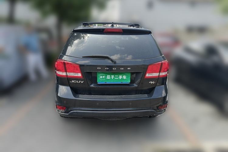 Used Dodge Journey 2013 2.4L Two-Wheel Drive Luxury Version Rear