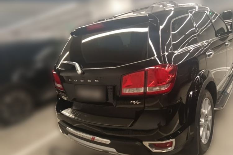Used Dodge Journey 2013 2.4L Two-Wheel Drive Luxury Version Rear