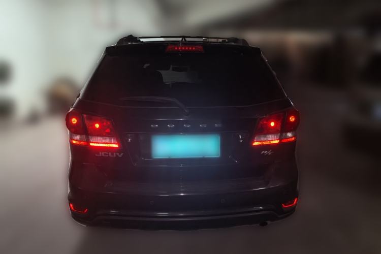 Used Dodge Journey 2013 2.4L Two-Wheel Drive Luxury Version Rear