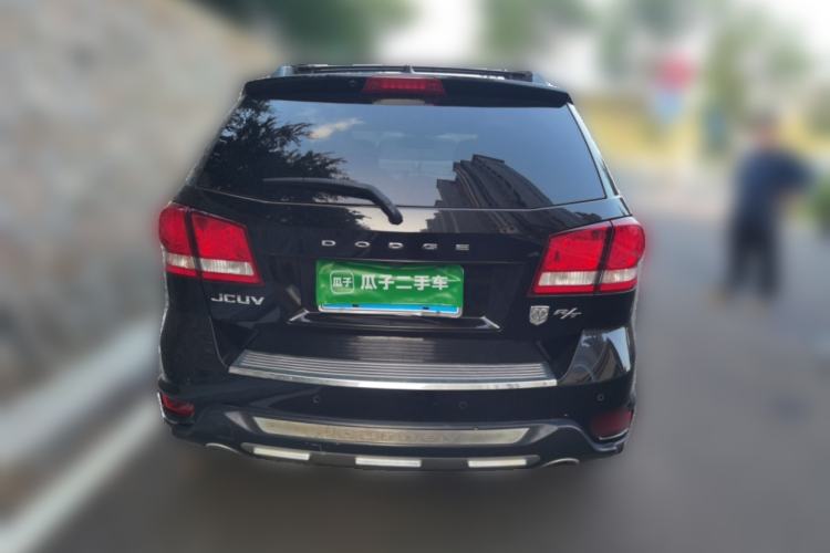 Used Dodge Journey 2013 2.4L Two-Wheel Drive Luxury Version Rear