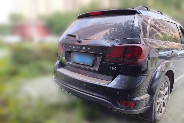 Used Dodge Journey 2013 2.4L Two-Wheel Drive Luxury Version Rear