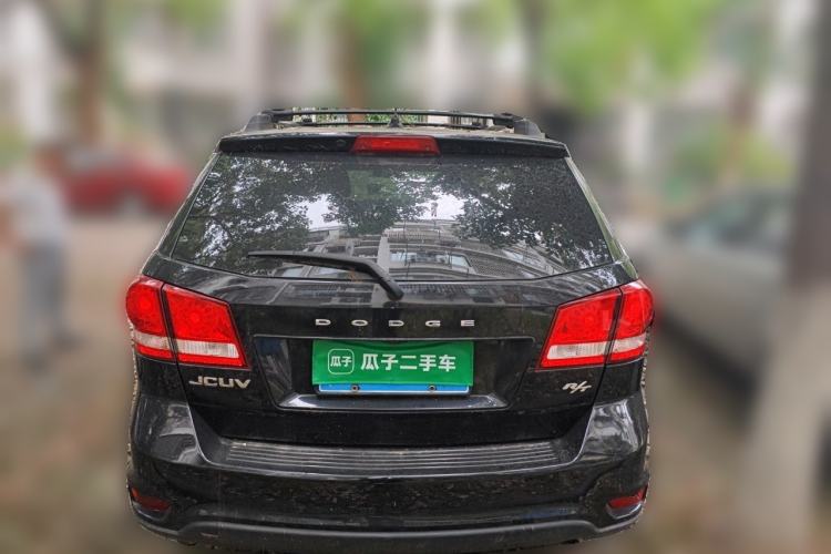 Used Dodge Journey 2013 2.4L Two-Wheel Drive Luxury Version Rear