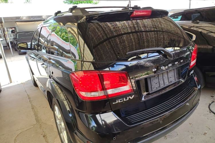 Used Dodge Journey 2013 2.4L Two-Wheel Drive Luxury Version Rear Left 45 Deg
