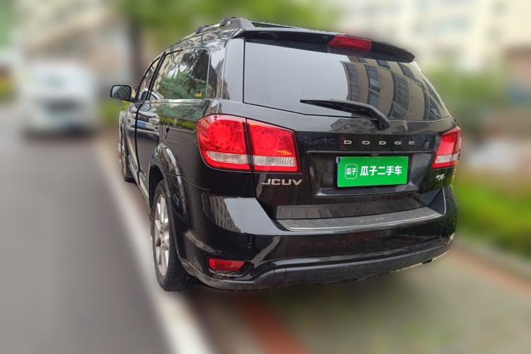 Used Dodge Journey 2013 2.4L Two-Wheel Drive Luxury Version Rear Left 45 Deg