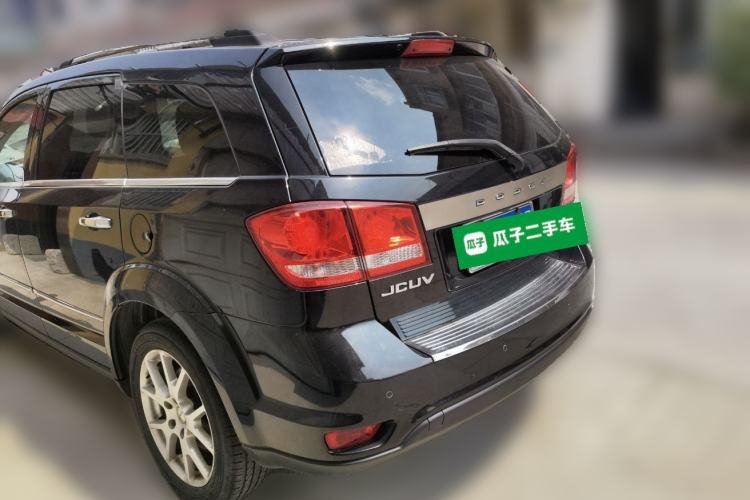 Used Dodge Journey 2013 2.4L Two-Wheel Drive Luxury Version Rear Left 45 Deg