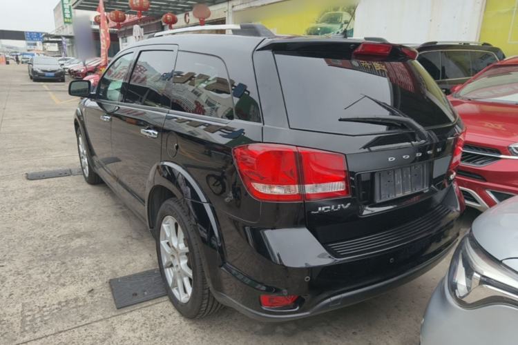 Used Dodge Journey 2013 2.4L Two-Wheel Drive Luxury Version Rear Left 45 Deg
