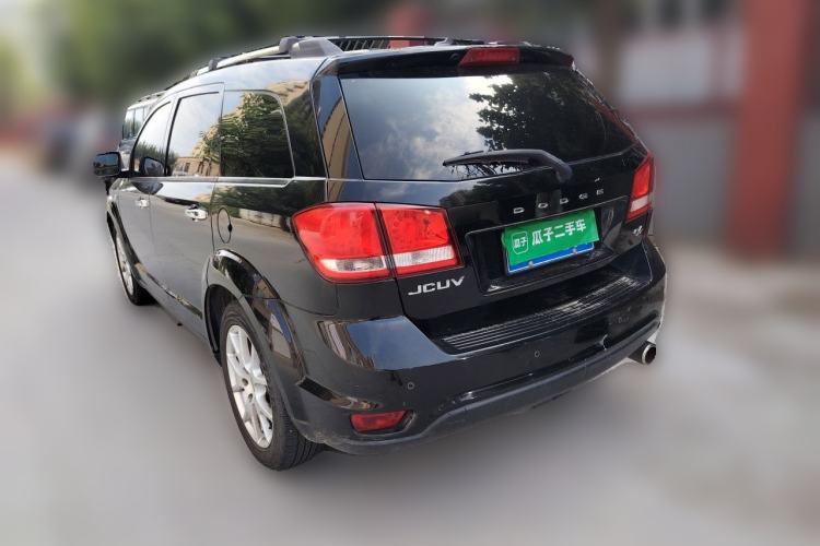 Used Dodge Journey 2013 2.4L Two-Wheel Drive Luxury Version Rear Left 45 Deg