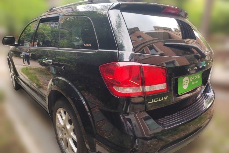 Used Dodge Journey 2013 2.4L Two-Wheel Drive Luxury Version Rear Left 45 Deg
