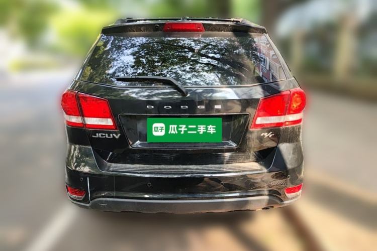 Used Dodge Journey 2013 2.4L Two-Wheel Drive Luxury Version Rear