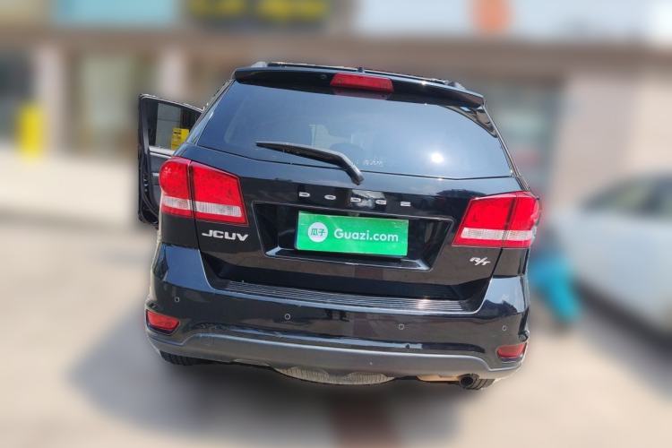 Used Dodge Journey 2013 2.4L Two-Wheel Drive Luxury Version Rear