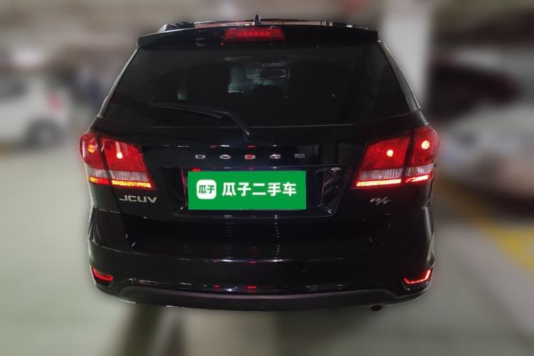 Used Dodge Journey 2013 2.4L Two-Wheel Drive Luxury Version Rear