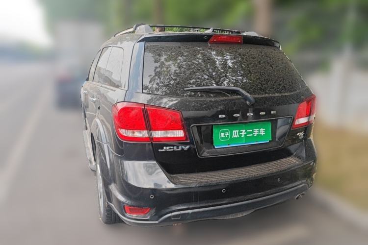 Used Dodge Journey 2013 2.4L Two-Wheel Drive Luxury Version Rear