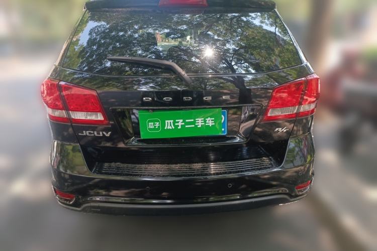 Used Dodge Journey 2013 2.4L Two-Wheel Drive Luxury Version Rear