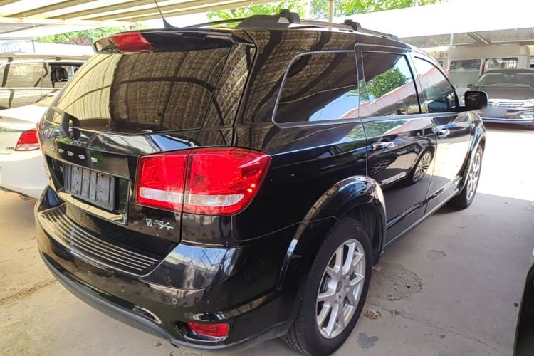 Used Dodge Journey 2013 2.4L Two-Wheel Drive Luxury Version Rear Right 45 Deg