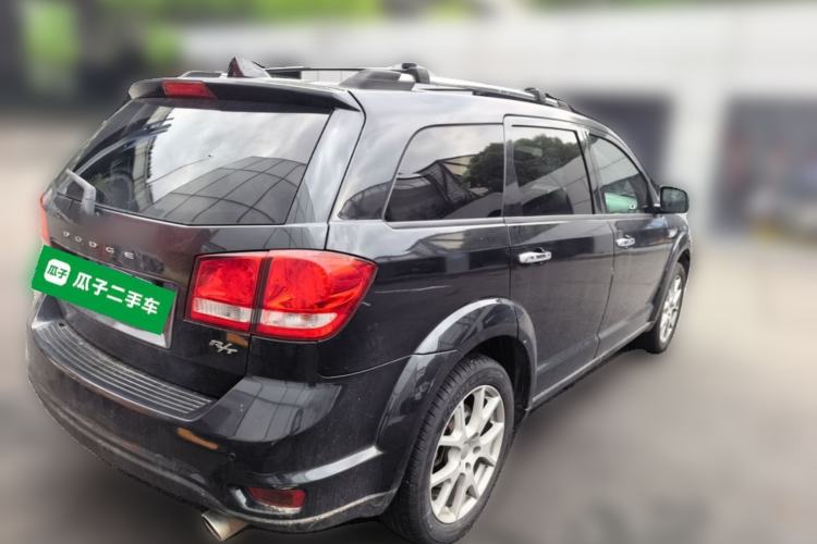 Used Dodge Journey 2013 2.4L Two-Wheel Drive Luxury Version Rear Right 45 Deg