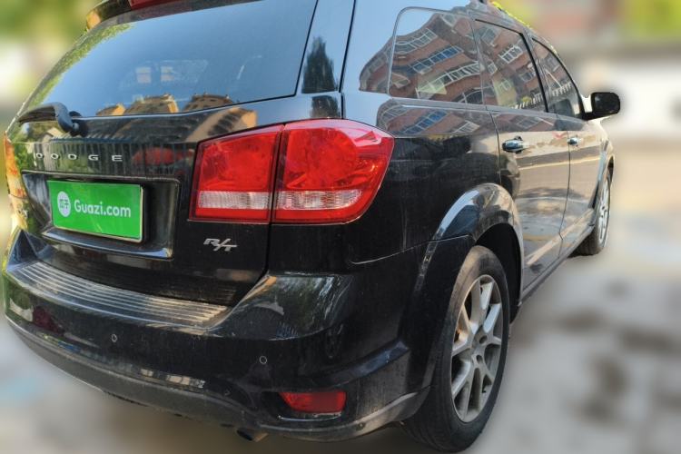 Used Dodge Journey 2013 2.4L Two-Wheel Drive Luxury Version Rear Right 45 Deg