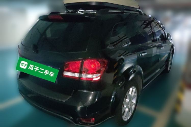 Used Dodge Journey 2013 2.4L Two-Wheel Drive Luxury Version Rear Right 45 Deg