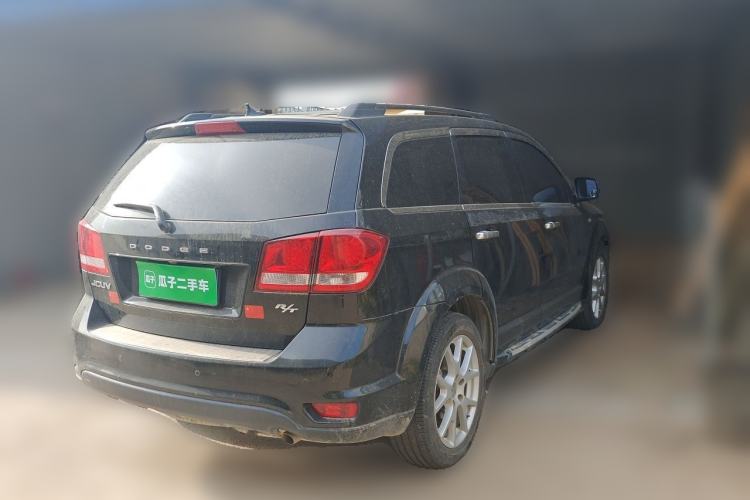 Used Dodge Journey 2013 2.4L Two-Wheel Drive Luxury Version Rear Right 45 Deg