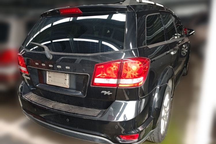 Used Dodge Journey 2013 2.4L Two-Wheel Drive Luxury Version Rear Right 45 Deg