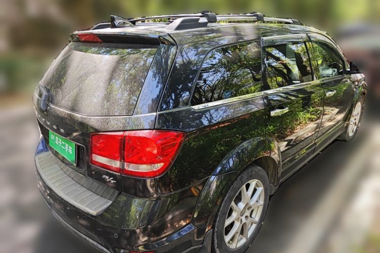 Used Dodge Journey 2013 2.4L Two-Wheel Drive Luxury Version Rear Right 45 Deg