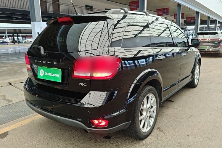 Used Dodge Journey 2013 2.4L Two-Wheel Drive Luxury Version Rear Right 45 Deg