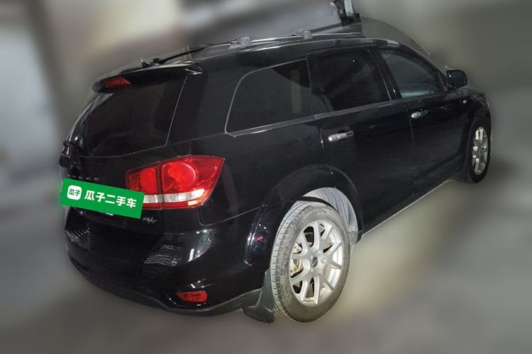 Used Dodge Journey 2013 2.4L Two-Wheel Drive Luxury Version Rear Right 45 Deg