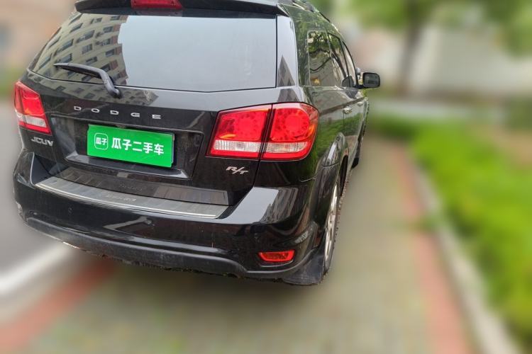 Used Dodge Journey 2013 2.4L Two-Wheel Drive Luxury Version Rear Right 45 Deg
