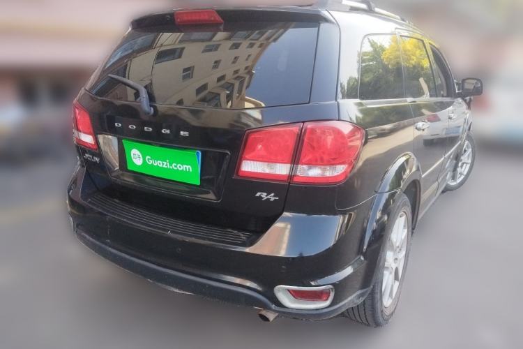 Used Dodge Journey 2013 2.4L Two-Wheel Drive Luxury Version Rear Right 45 Deg