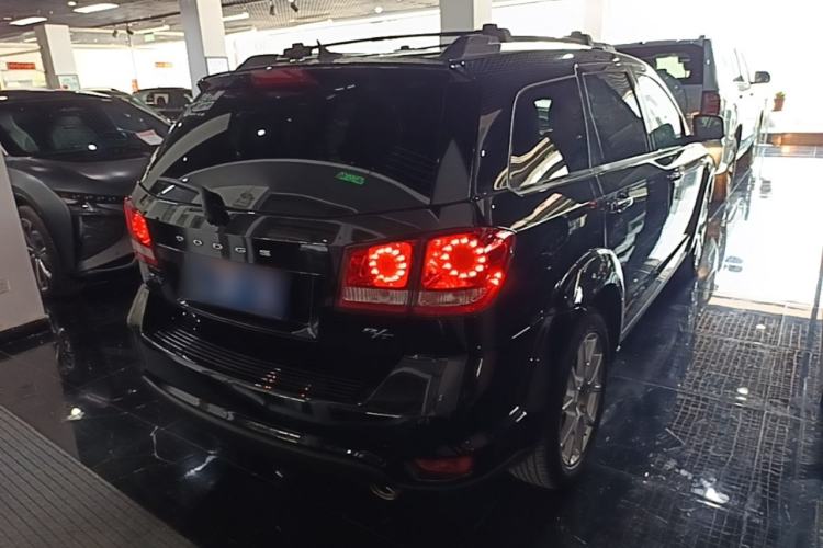 Used Dodge Journey 2013 2.4L Two-Wheel Drive Luxury Version Rear Right 45 Deg