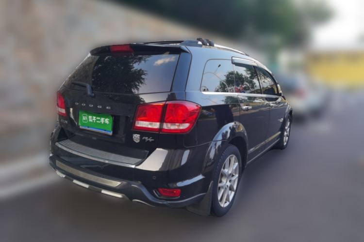 Used Dodge Journey 2013 2.4L Two-Wheel Drive Luxury Version Rear Right 45 Deg