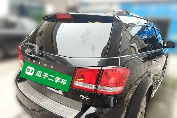 Used Dodge Journey 2013 2.4L Two-Wheel Drive Luxury Version Rear Right 45 Deg
