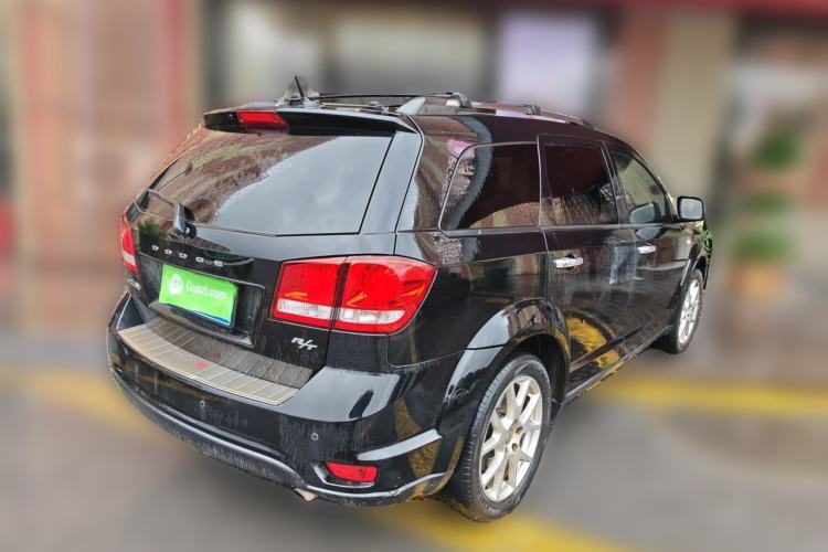 Used Dodge Journey 2013 2.4L Two-Wheel Drive Luxury Version Rear Right 45 Deg