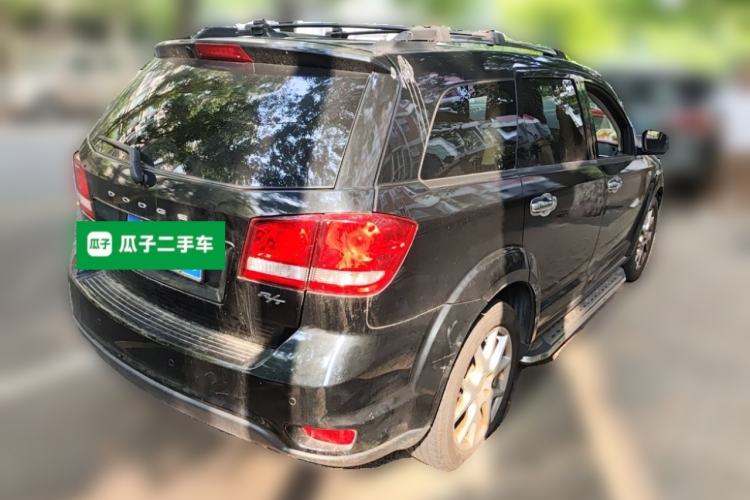 Used Dodge Journey 2013 2.4L Two-Wheel Drive Luxury Version Rear Right 45 Deg